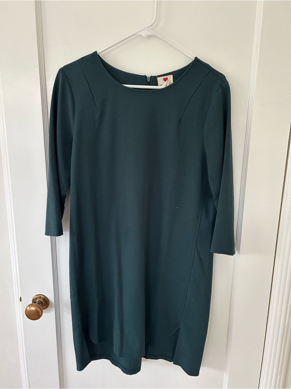Women's Emerald Green Shift Dress - Classic 3/4 Sleeve Minimalist